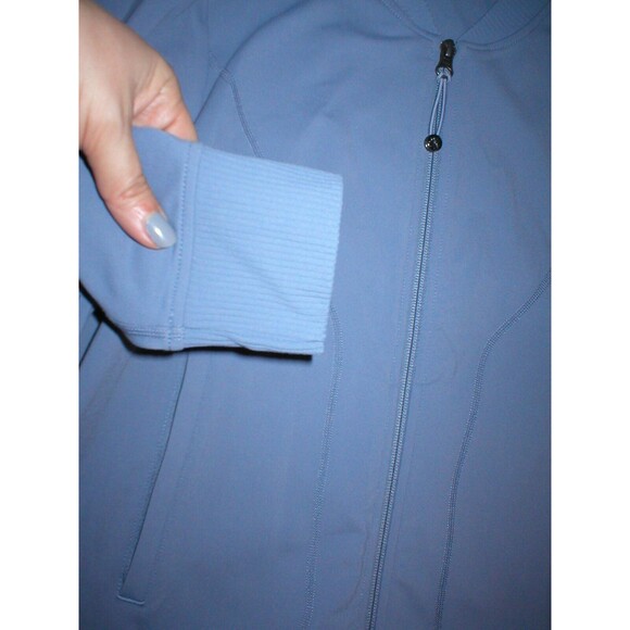 New Athleta NWT $98 Womens Recycled Jacket Purple Light L Bombtastic Thumbholes - Picture 9 of 11